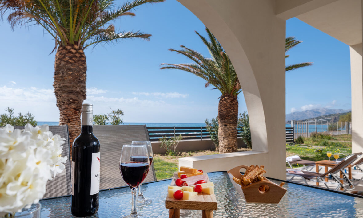 Atalanti Seaside Junior Suites 1